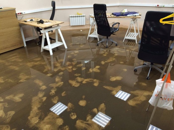 Просушка офисов после залива водой